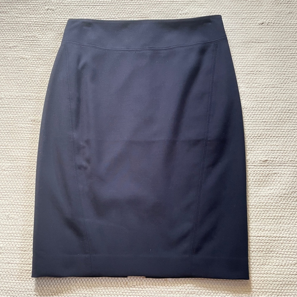 Ann Taylor LOFT Navy Blue Pencil Knee Length Skirt Lined Back Slit Size 2